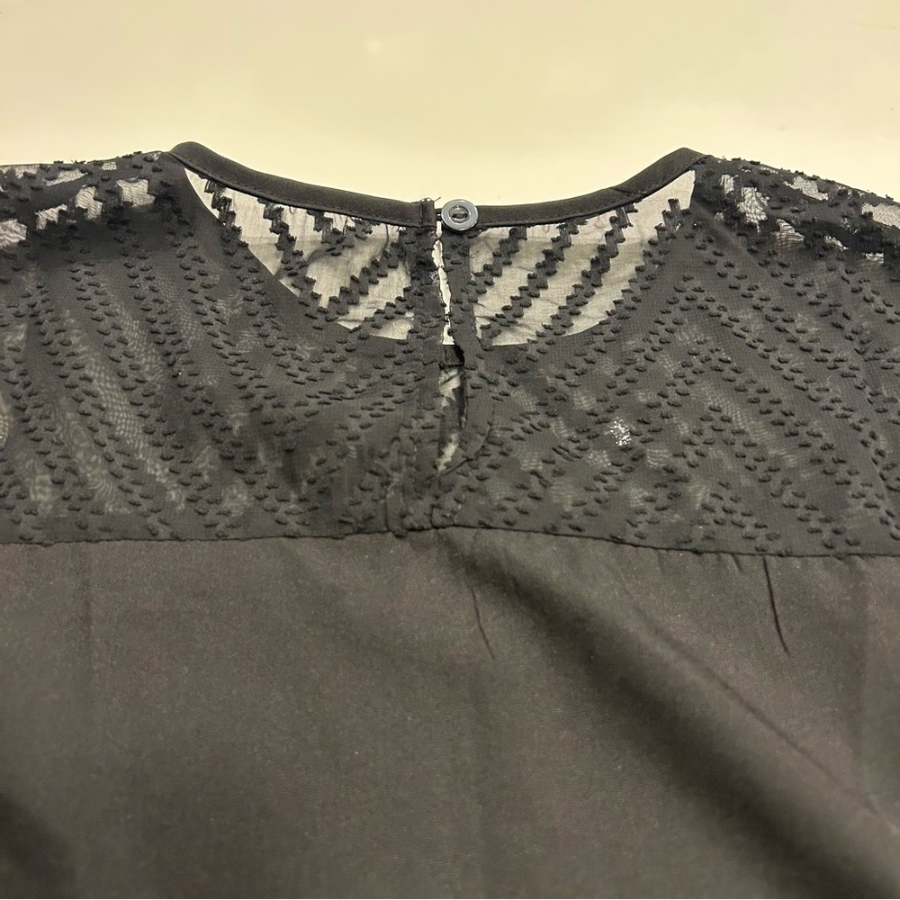 SHEIN Black Sleeveless Blouse with Textured Lace Top, size large - Picture 4 of 4